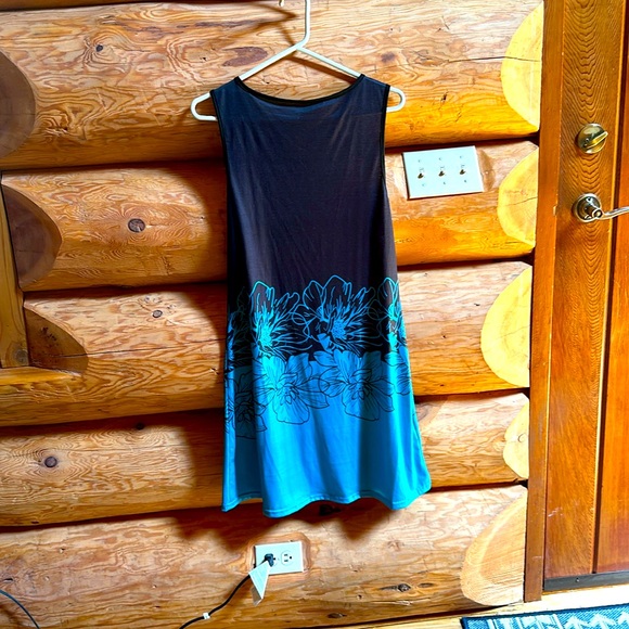 Cute little dress for summer never worn - Picture 1 of 2